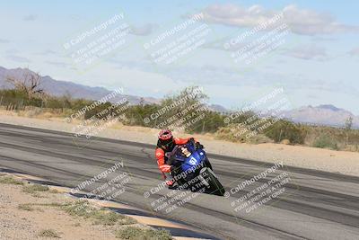 media/Nov-16-2025-Race Pace (Sun) [[8c5fa54630]]/Non Verified Riders (1st 20 Minutes)/3-Turn 3 Inside (11am)/